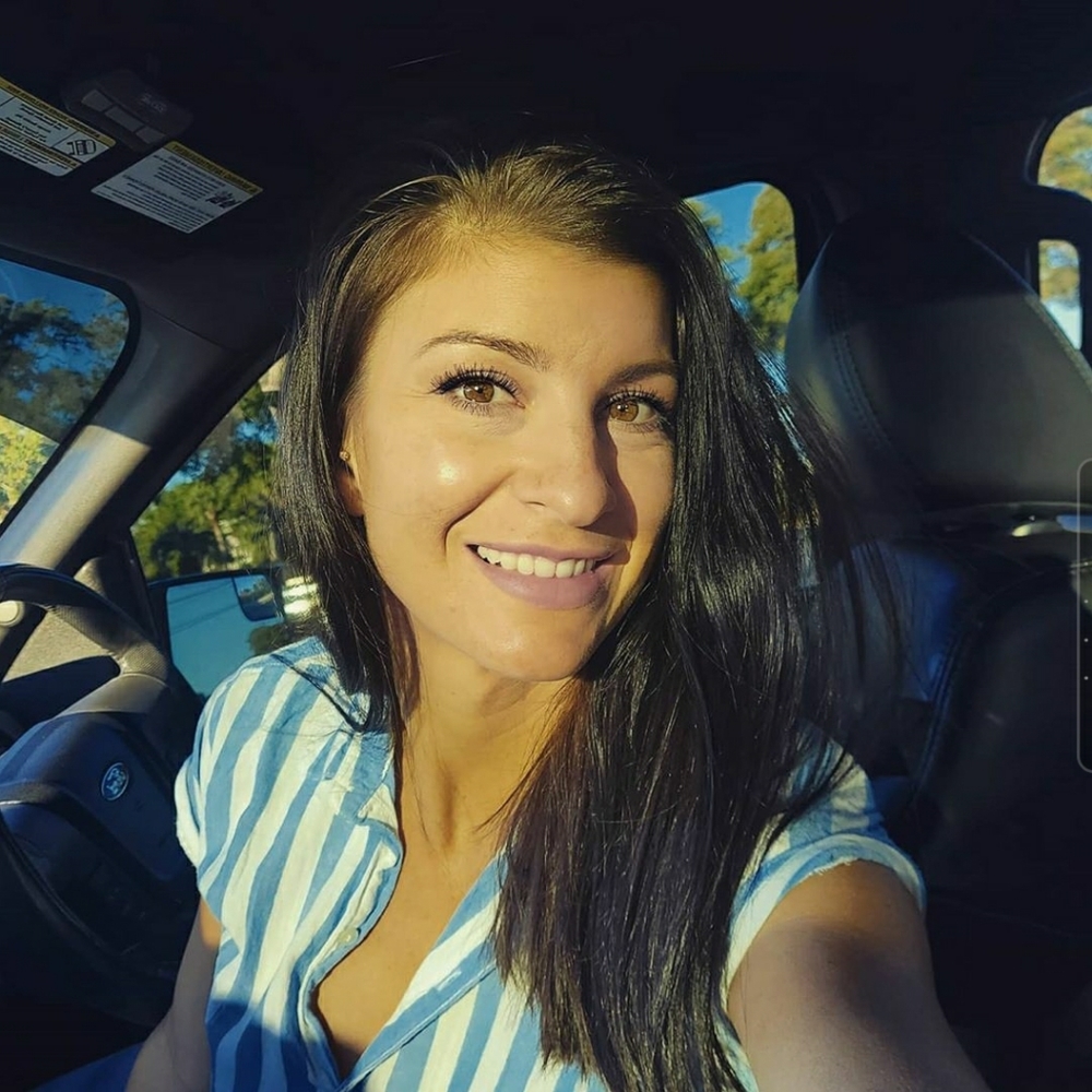 Meet your Posher, Holly